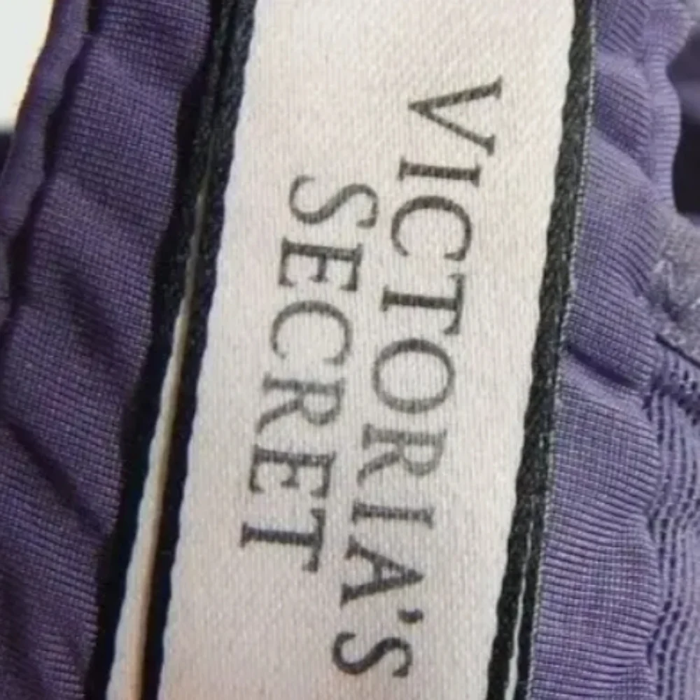 Victoria's Secret Uplift Semi Demi Bra